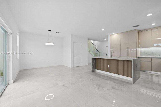 Building Photo - 11853 NW 47th Manor