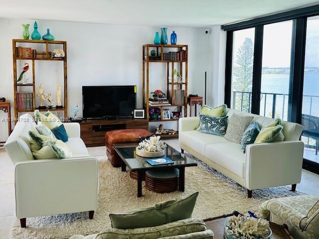 Foto del edificio - 5420 N Ocean Dr