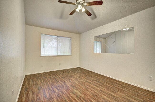 Building Photo - 6751 Silver Sage Dr