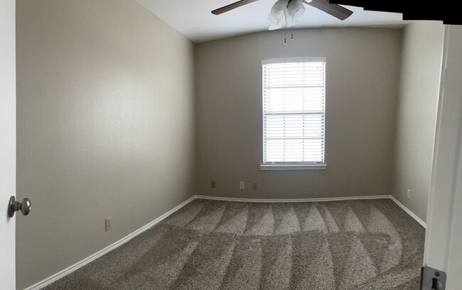 Foto del edificio - 129 Wildwood Ct