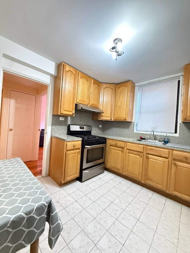 Foto del edificio - 1580 E 18th St