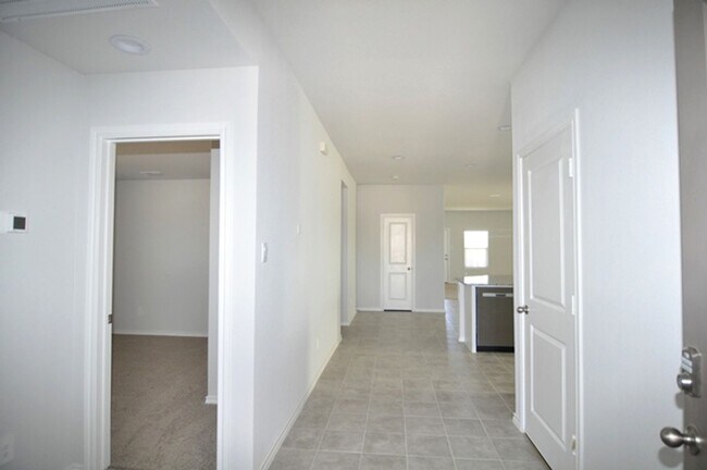 Foto del edificio - MOVE-IN READY - Newer Construction 4 Bedroom Home in North Fort Worth – EMS-ISD