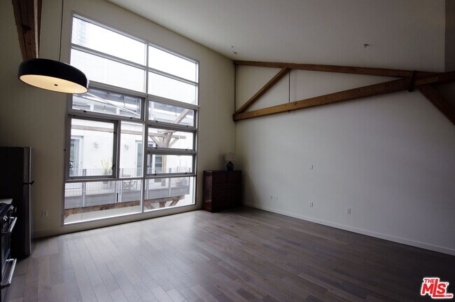 Foto del edificio - 527 Molino St