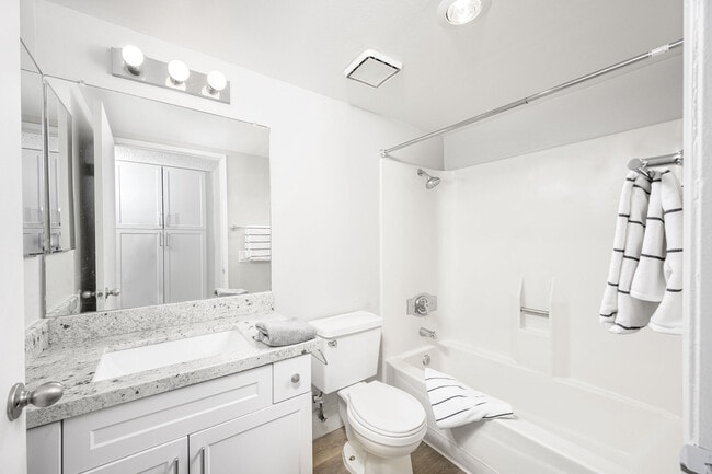 Building Photo - Mountain View Camarillo