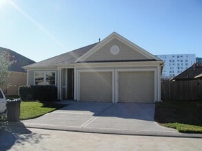 Building Photo - 6031 Lynwood Banks Ln