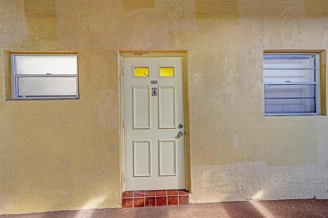Photo - 5140 SW 40th Ave Apartment