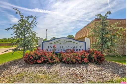 Building Photo - Pine Terrace