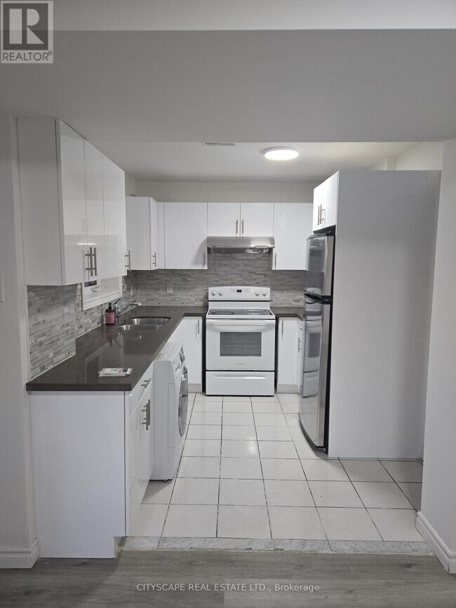 Building Photo - 47 Eddington Pl