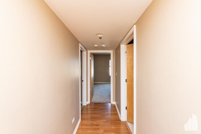 Building Photo - 2 bedroom in Berwyn IL 60402