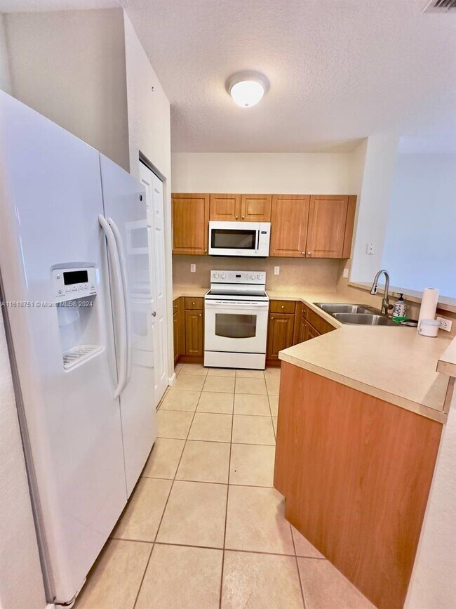 Building Photo - 5753 Isles Cir