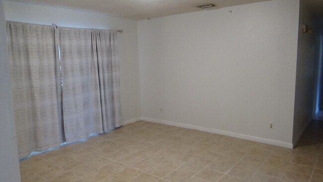 Foto del edificio - 3 Bedroom 2 bathroom in Lake Alfred
