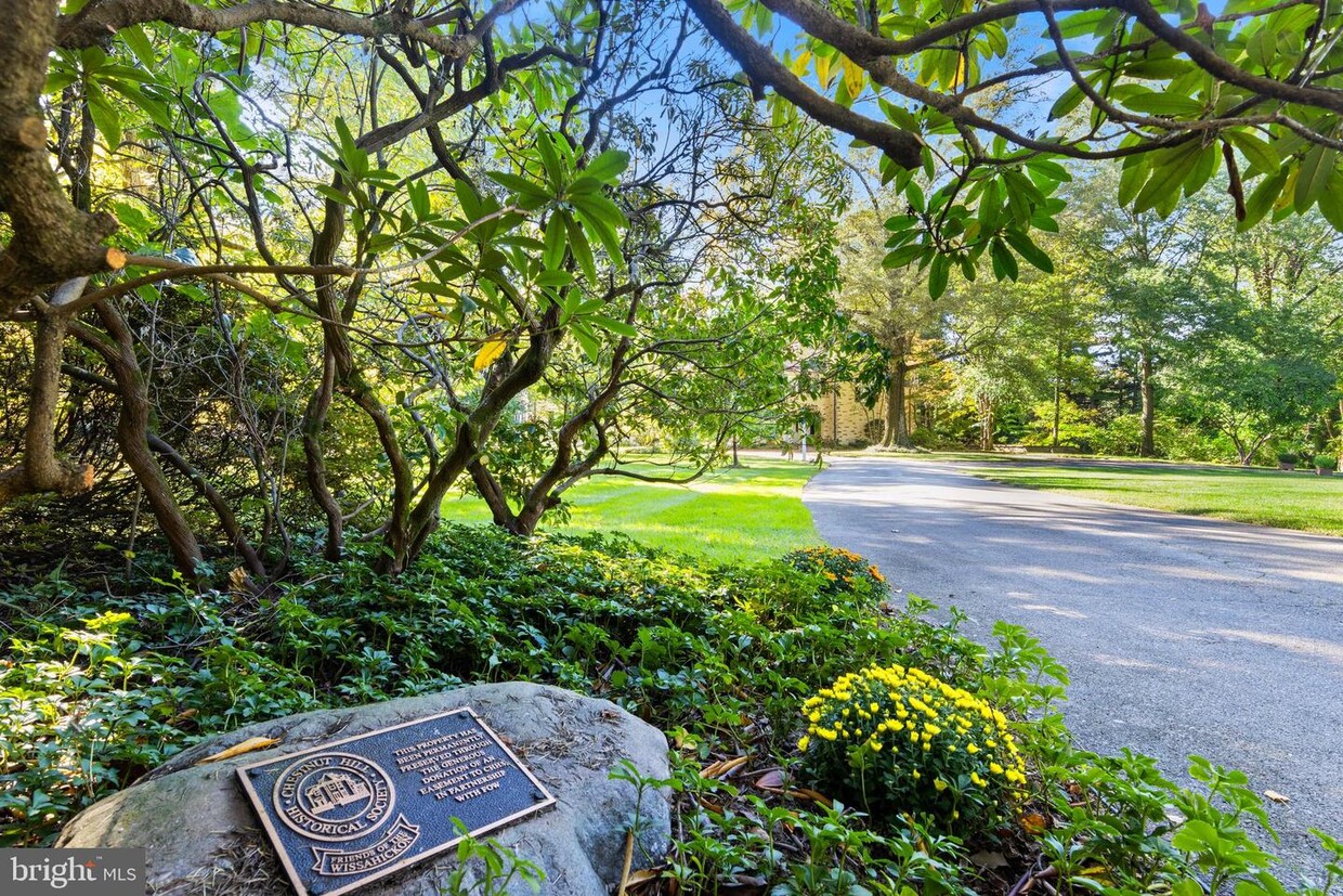 Foto principal - 6910 Wissahickon Ave