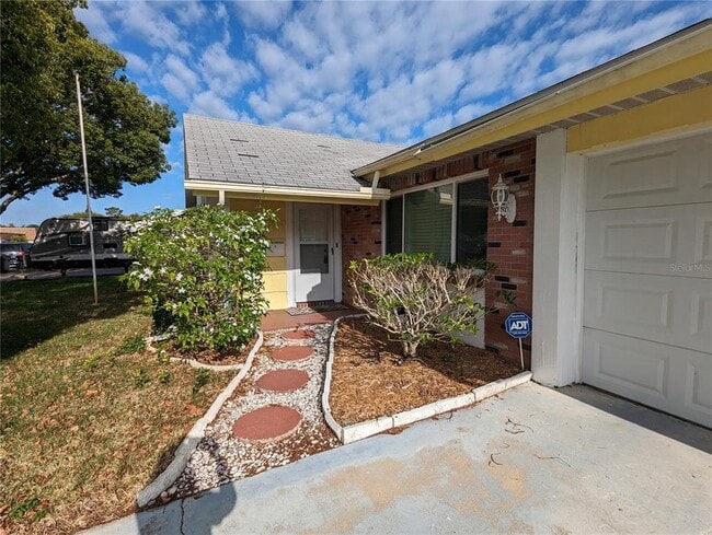 Building Photo - 4233 Hillsdale Dr