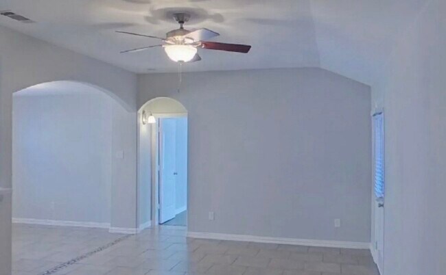 Foto del edificio - Stylish 3-Bedroom Residence Perfect for Family Living