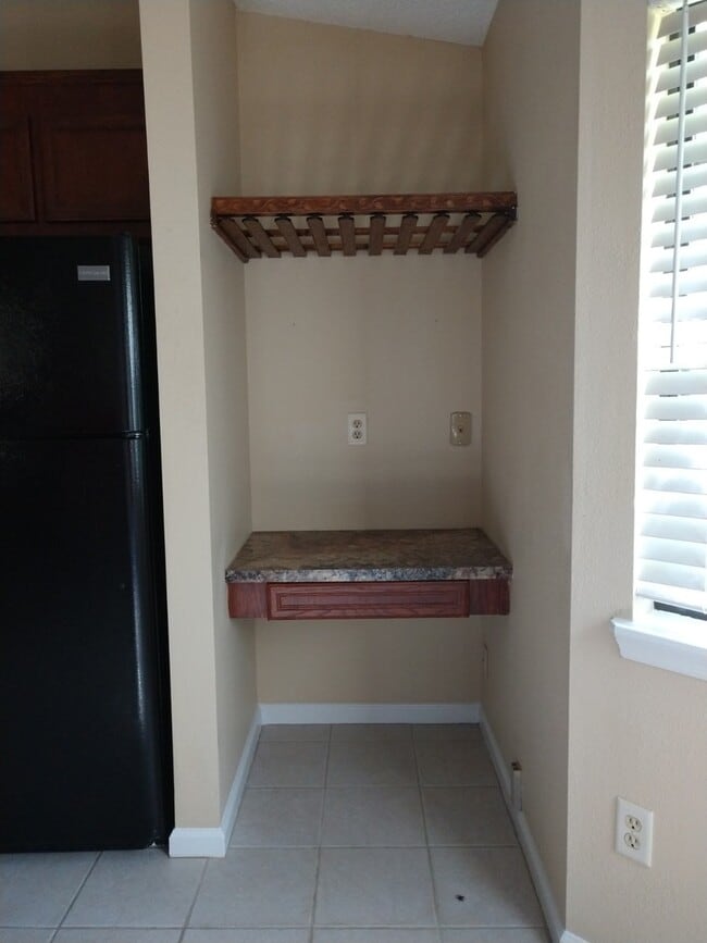 Building Photo - 2 Bed 1 Bath Duplex in Tallahassee, FL...1...
