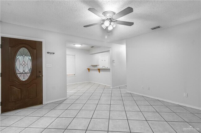 Foto del edificio - 3909 Zinnia Ave