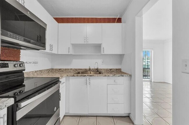 Foto del edificio - 1050 SW 1st St