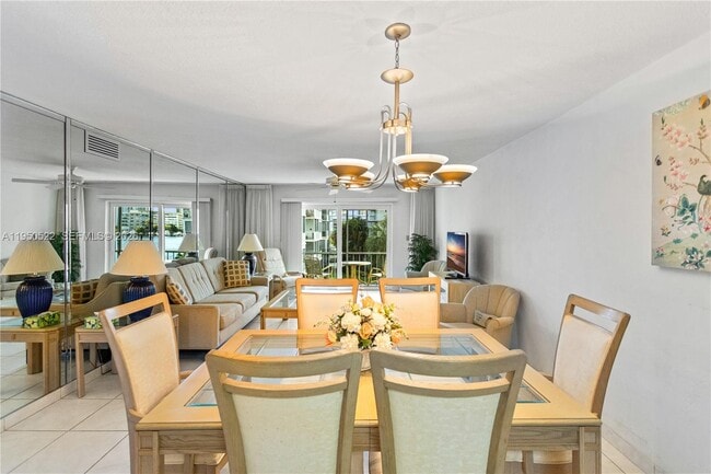 Foto del edificio - 2200 Diana Dr