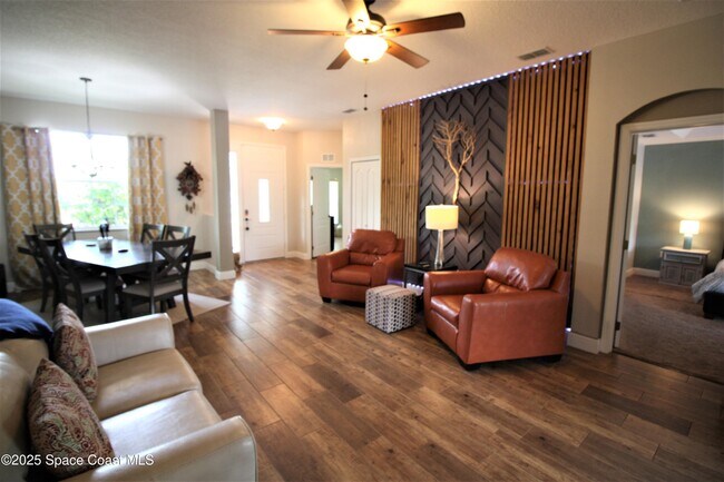 Foto del edificio - 545 Castana Ave SE