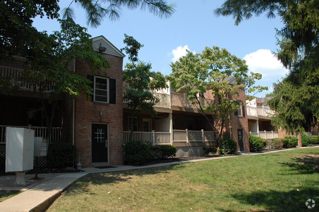 Building Photo - Parkside Manor