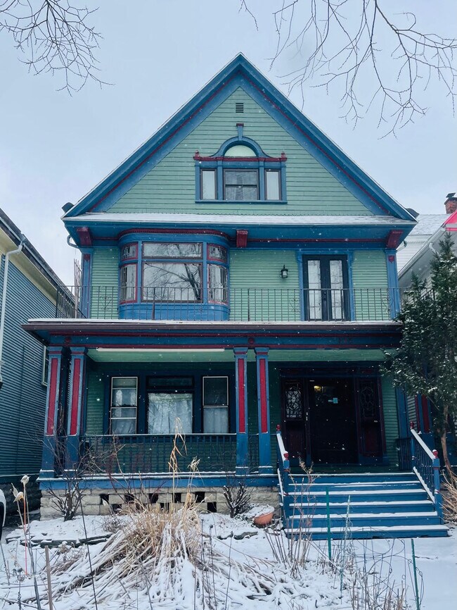 Foto del edificio - 187 Richmond Ave