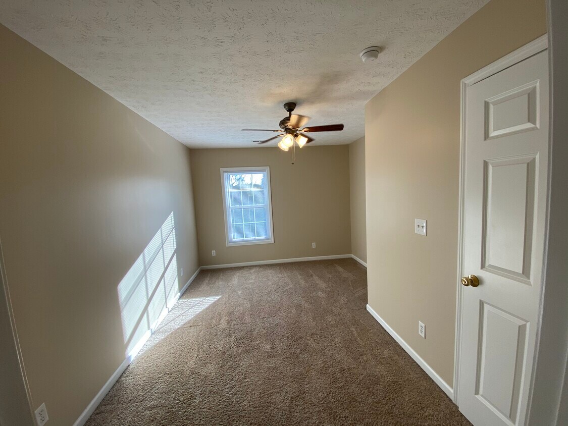 Bedroom 2 - 1338 Easy St