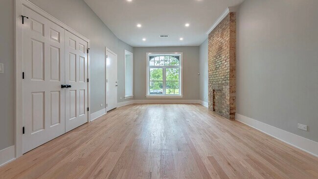 Foto del edificio - 3246 W Fulton Blvd