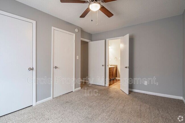 Foto del edificio - 2021 Highridge Dr SW