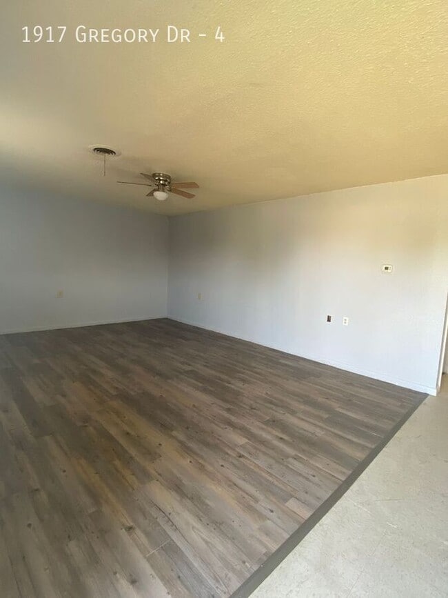 Building Photo - 1917 Gregory Dr