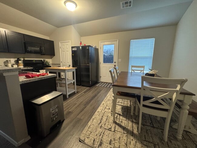 Foto del edificio - 1718 Carnley St