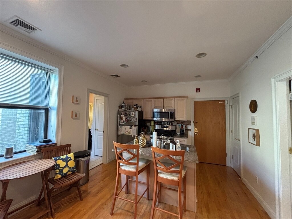 Primary Photo - 454 Hanover St