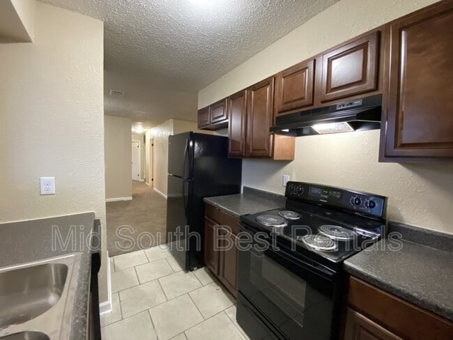 Building Photo - 5915 Karen Dr