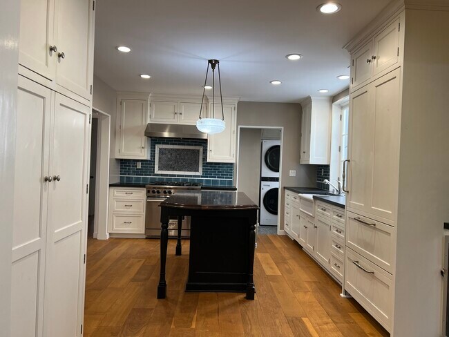 Building Photo - 803 Schumacher Dr