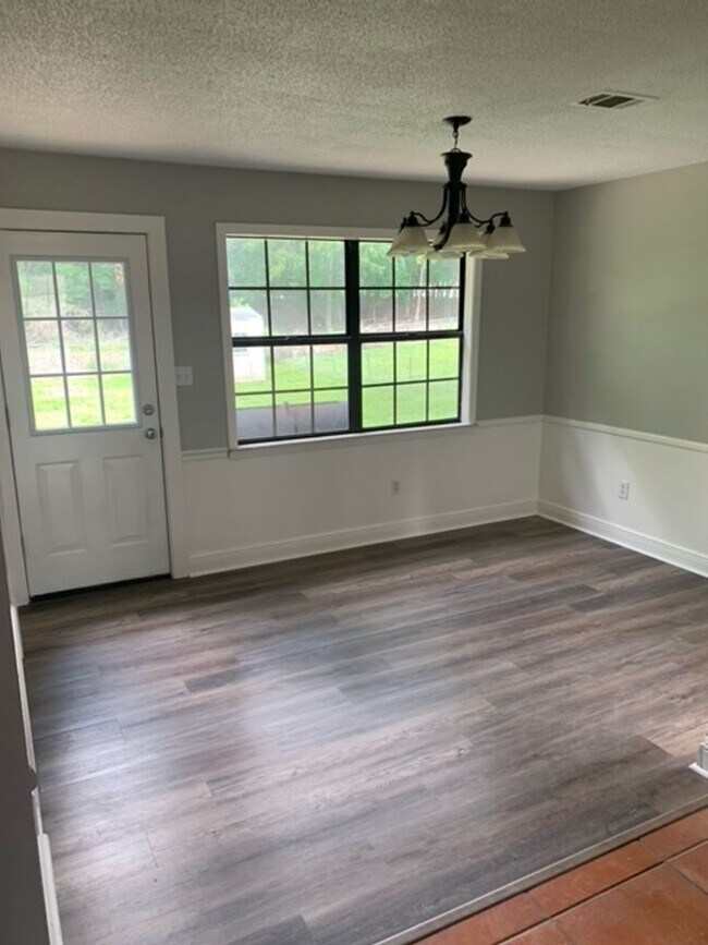 Foto del edificio - Renovated 3 Bedroom 2 Bath Home for Rent!!