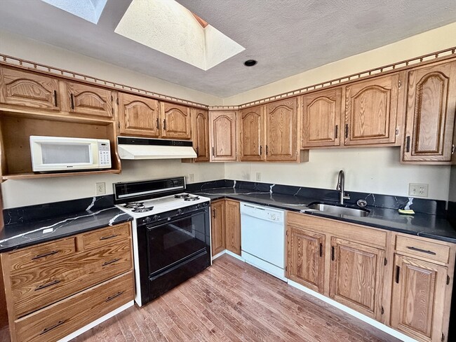 Photo - 28 Edgeworth St Townhome