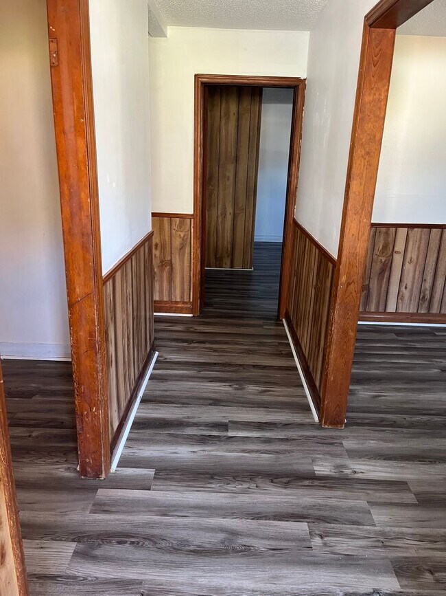 Foto del edificio - 2 Bedroom Apartment Located in Beautiful Warrensville