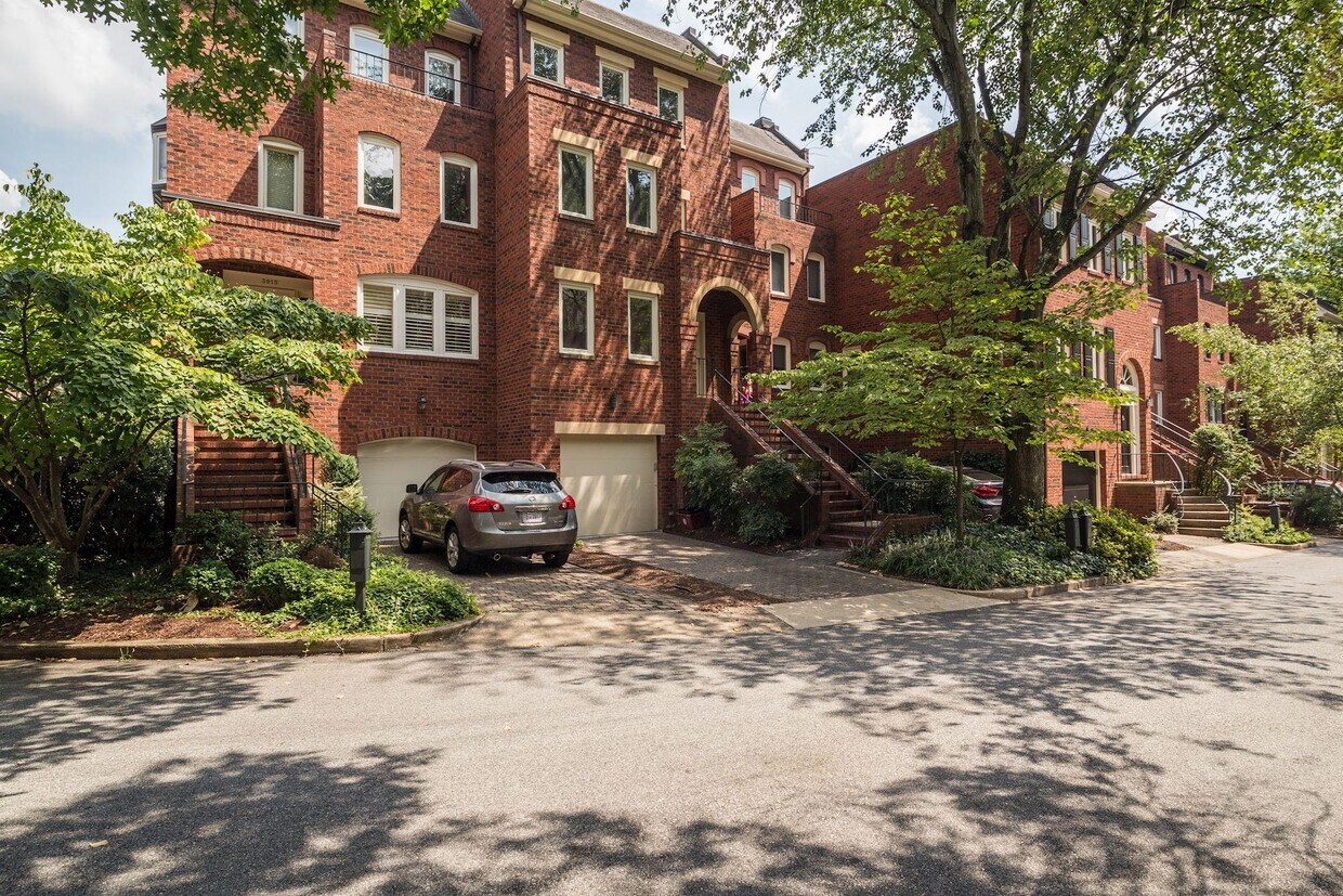 Primary Photo - 3917 Georgetown Ct NW