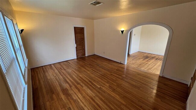 Building Photo - 4216 Clay St