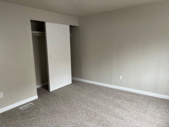 Foto del edificio - 107 N 1st Ave W