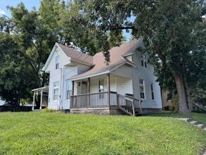 Building Photo - 508 W Oakland Ave