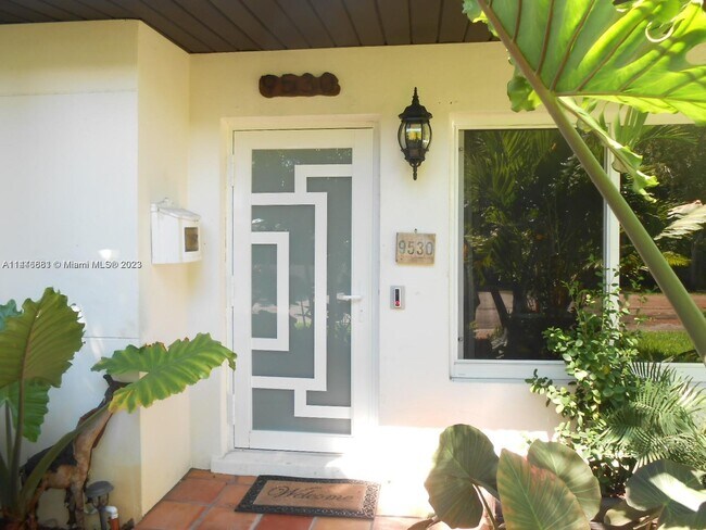 Foto del edificio - 9530 NW 1st Ave