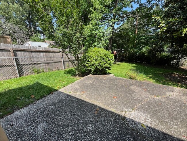 Foto del edificio - Nice 3 Bedroom 1 Bathroom House Minutes fr...