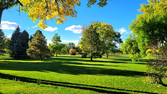 Serene manicured golf course view from your back deck! - 3961 S Carson St