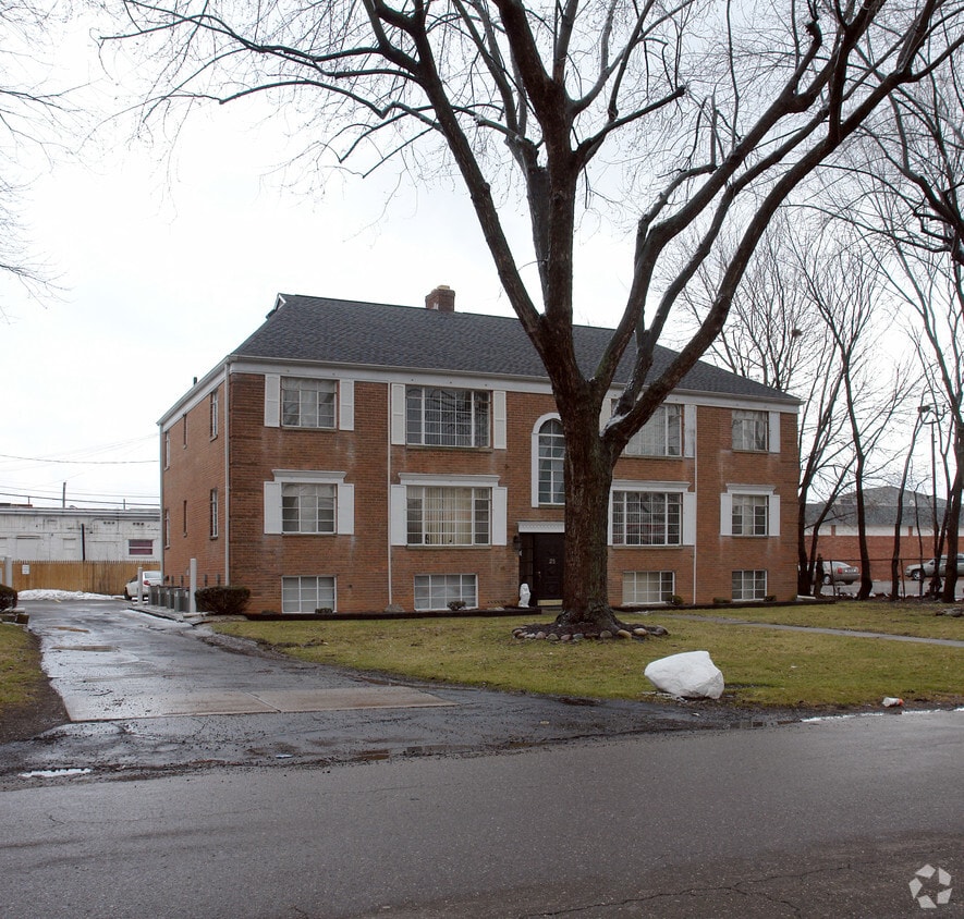 Building Photo - 25 N Pershing Ave