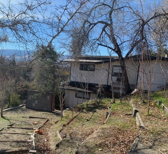Building Photo - 400 Minerva Ln