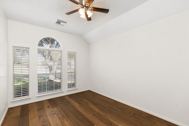 Building Photo - 10906 Bernalda Cir