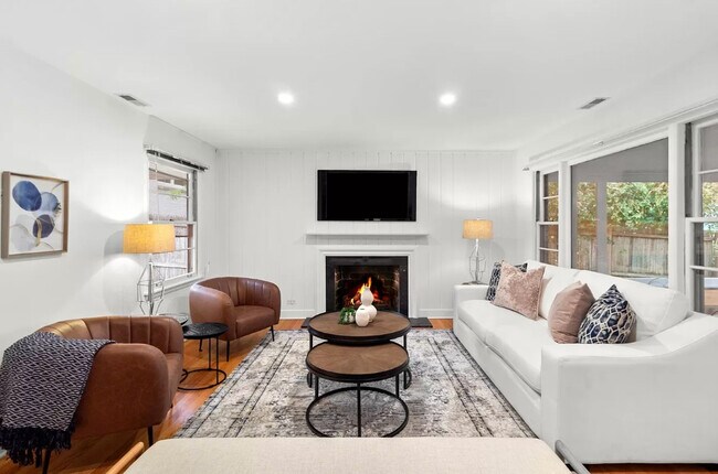 Foto del edificio - 680 Highview Terrace