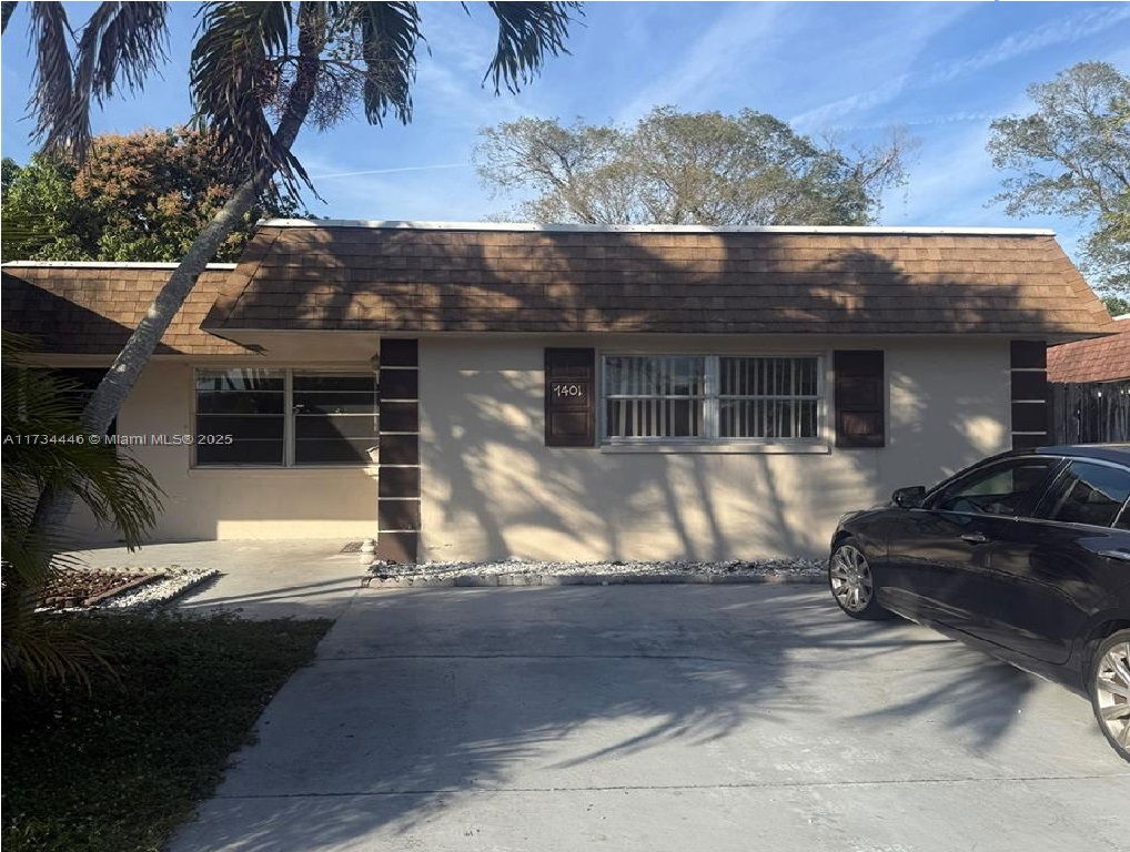 Foto principal - 7401 NW 76th Ct