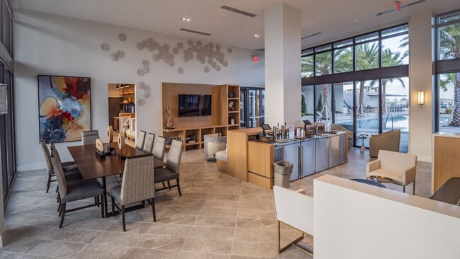 Building Photo - MOTIF AT FLAGLER VILLAGE