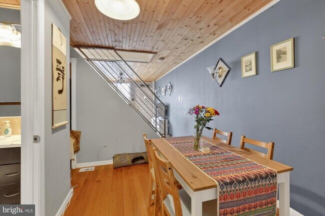 Foto del edificio - 416 E Flora St